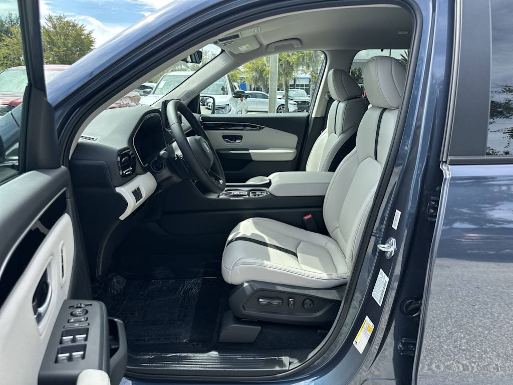 Thumbnail: 2026 Honda Pilot - 9