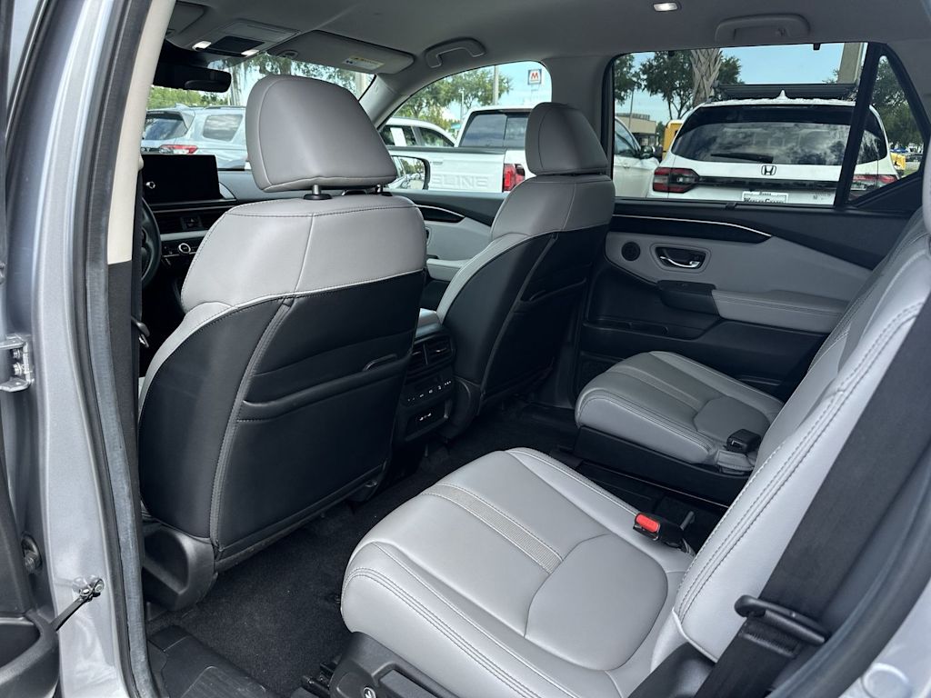 Thumbnail: 2025 Honda Pilot - 10