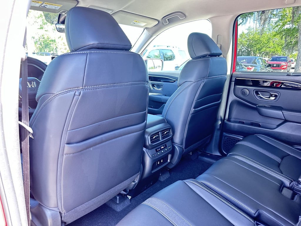 Thumbnail: 2026 Honda Pilot - 10