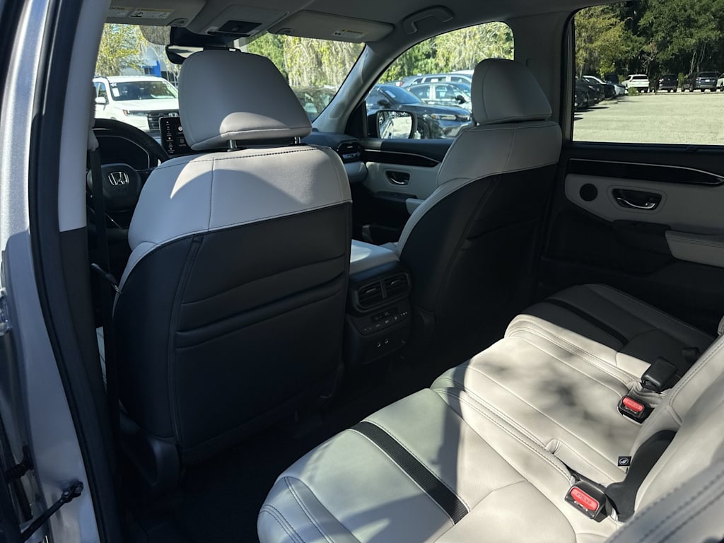 Thumbnail: 2026 Honda Pilot - 10
