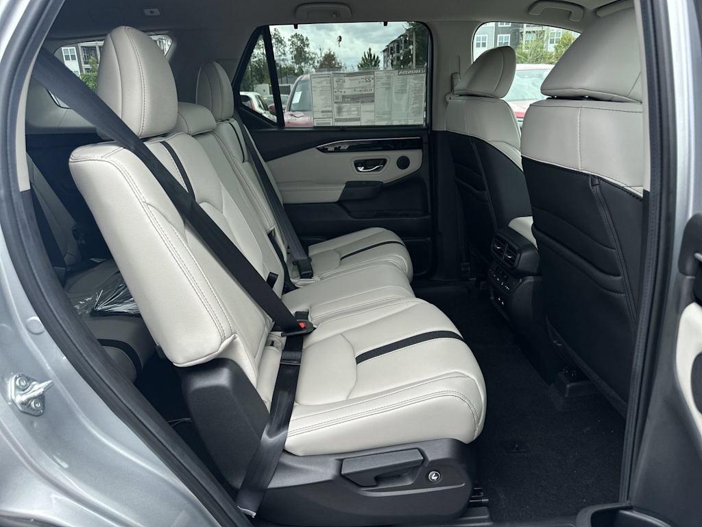 Thumbnail: 2026 Honda Pilot - 21