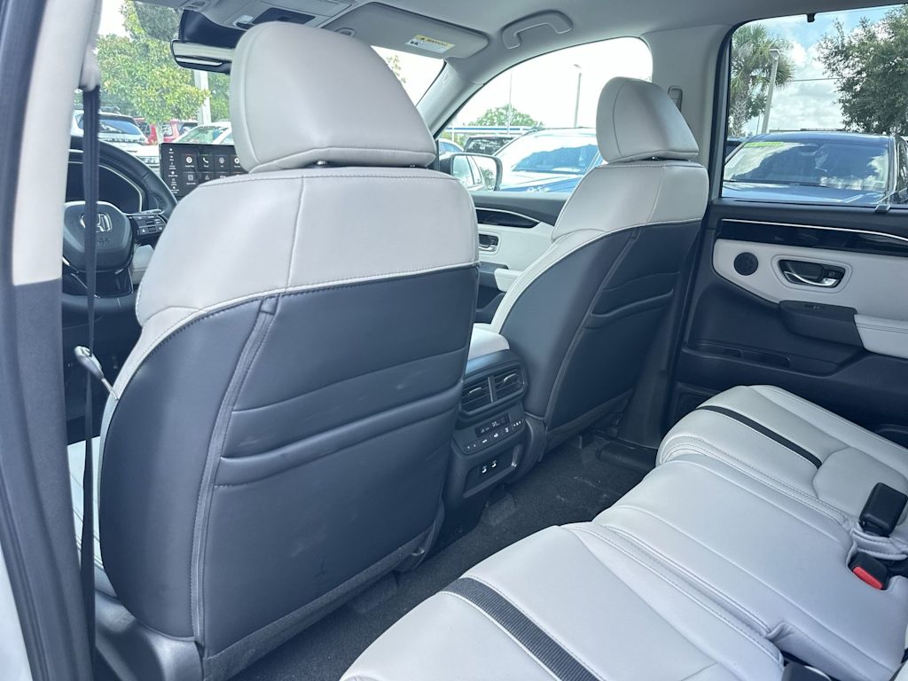 Thumbnail: 2026 Honda Pilot - 10