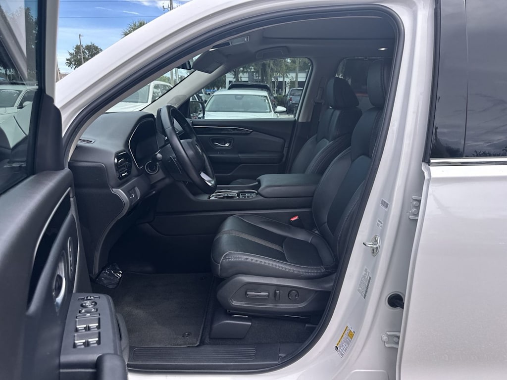 Thumbnail: 2025 Honda Pilot - 15