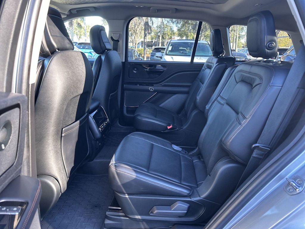 Thumbnail: 2020 Lincoln Aviator - 18