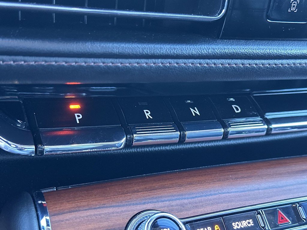 Thumbnail: 2020 Lincoln Aviator - 21