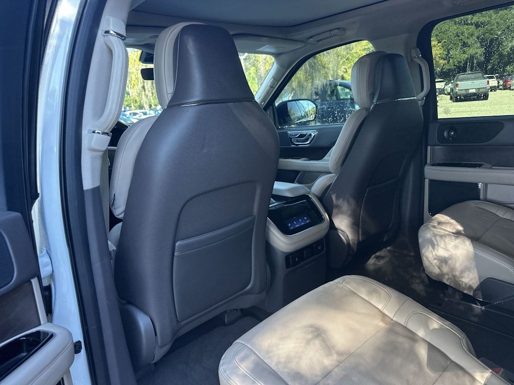 Thumbnail: 2024 Lincoln Navigator - 11