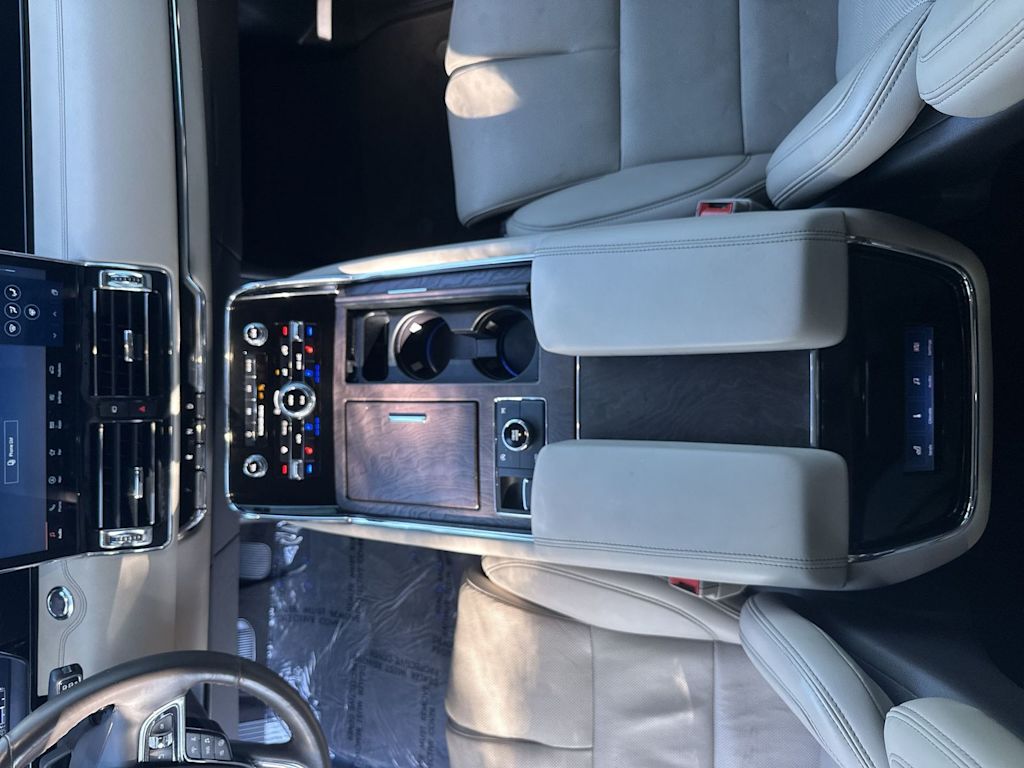 Thumbnail: 2024 Lincoln Navigator - 22
