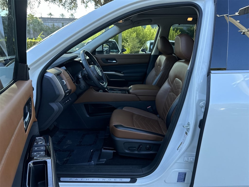 Thumbnail: 2024 Nissan Pathfinder - 15