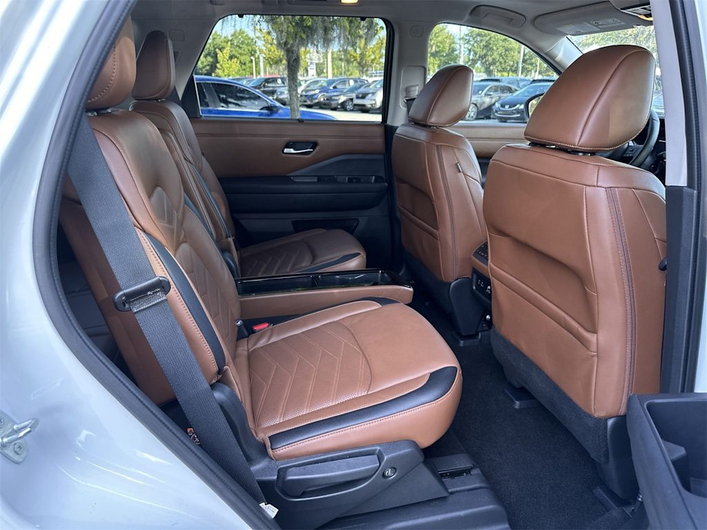 Thumbnail: 2024 Nissan Pathfinder - 21