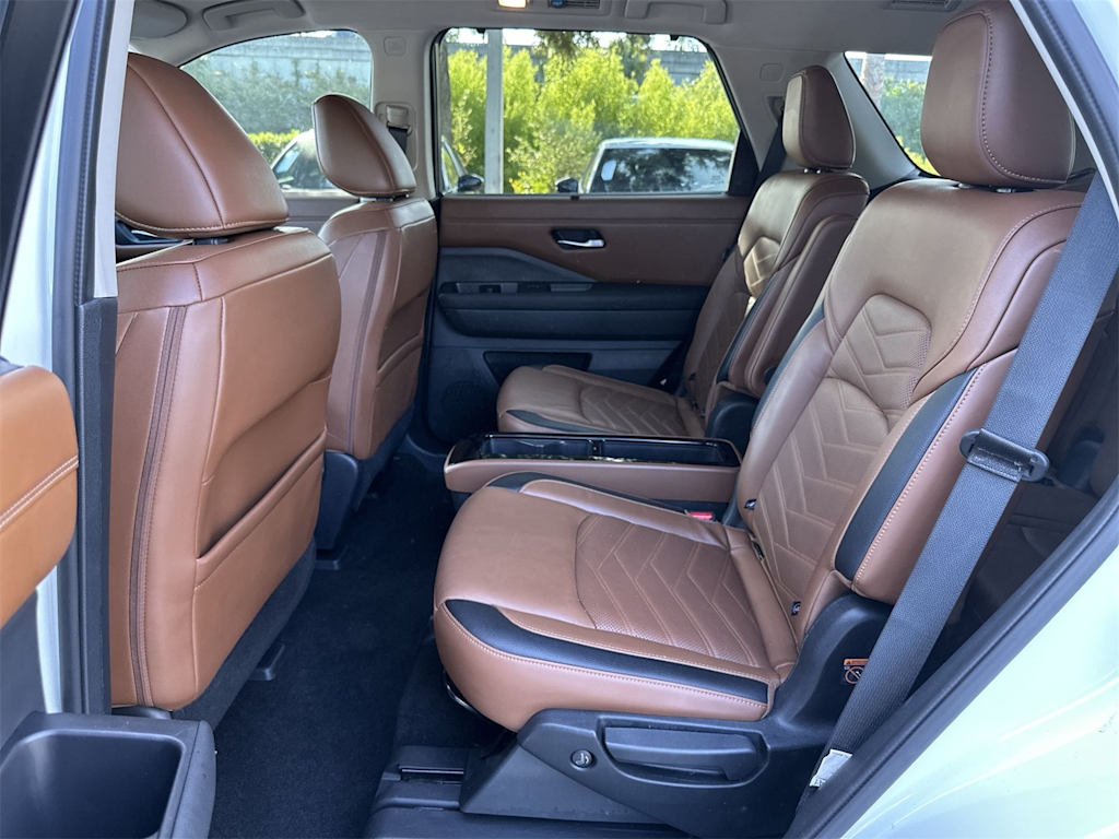 Thumbnail: 2024 Nissan Pathfinder - 20