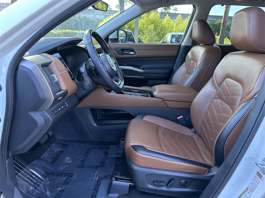 Thumbnail: 2024 Nissan Pathfinder - 9