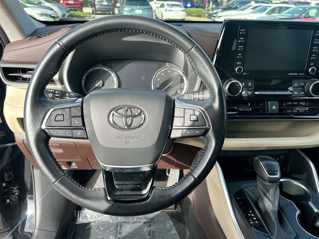 2021 Toyota Highlander XLE 8