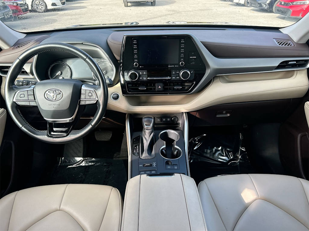 2021 Toyota Highlander XLE 2