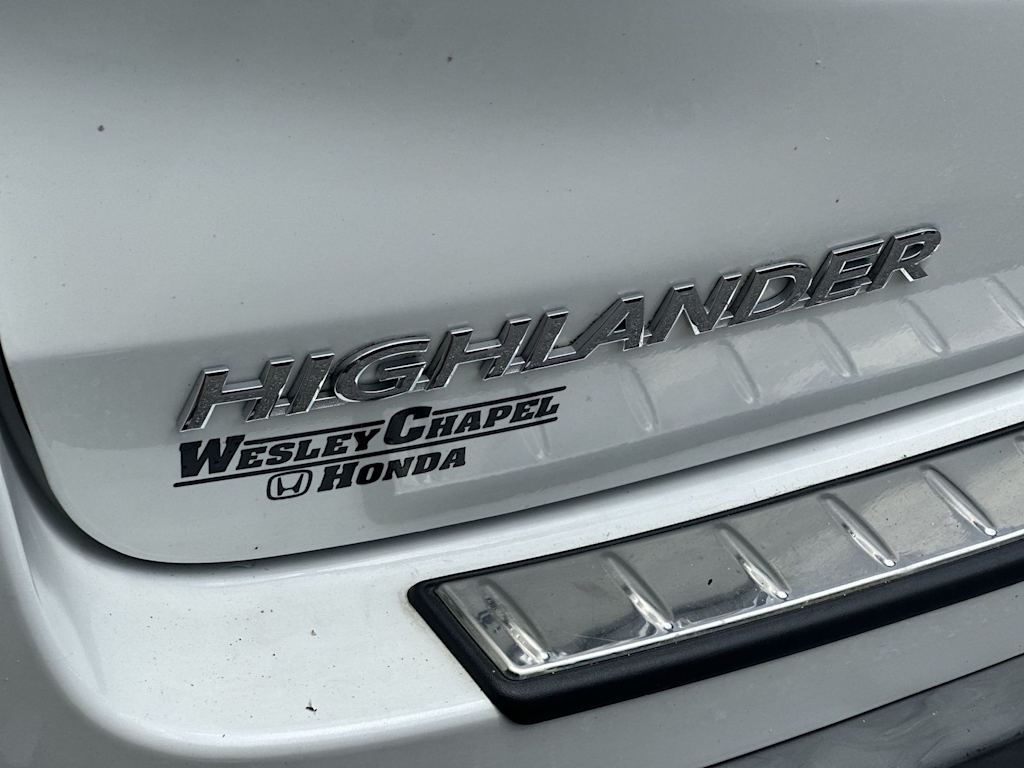 Thumbnail: 2019 Toyota Highlander - 21