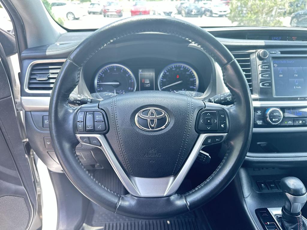 Thumbnail: 2019 Toyota Highlander - 7