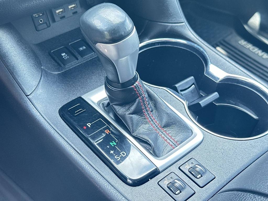 Thumbnail: 2019 Toyota Highlander - 23