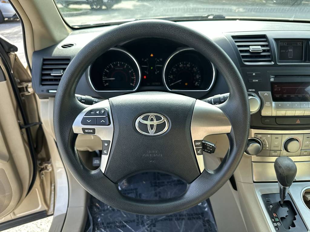 Thumbnail: 2011 Toyota Highlander - 2
