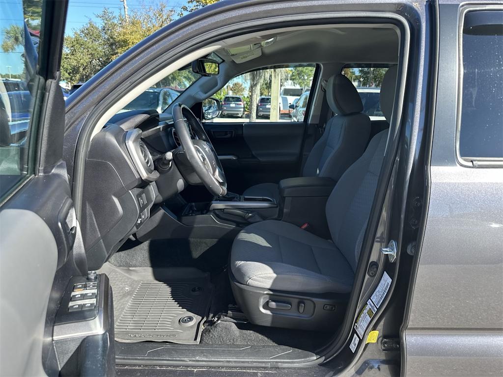 Thumbnail: 2021 Toyota Tacoma - 8