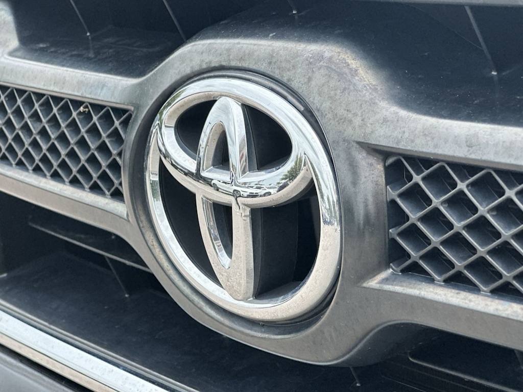 Thumbnail: 2015 Toyota Tacoma - 6