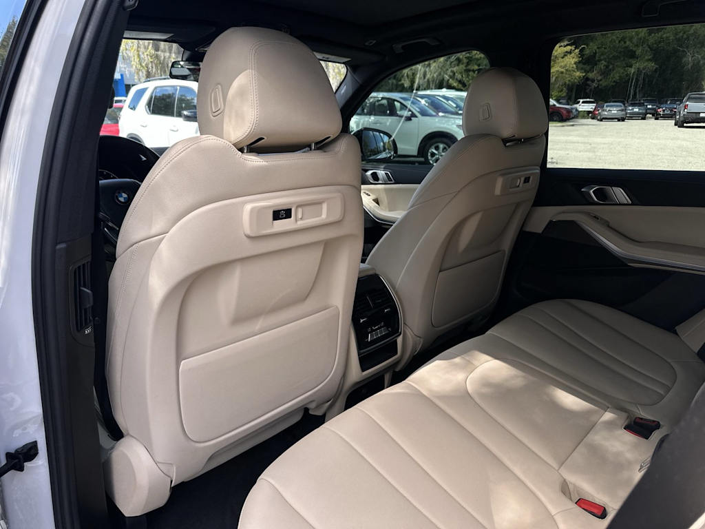 Thumbnail: 2021 BMW X5 - 11