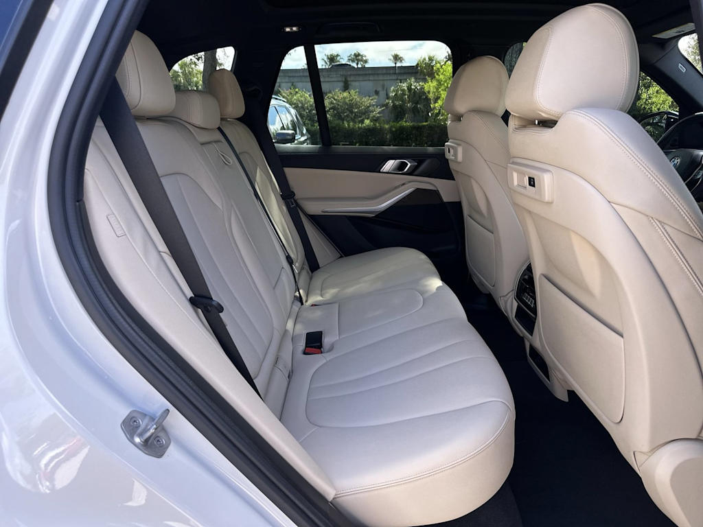 Thumbnail: 2021 BMW X5 - 21