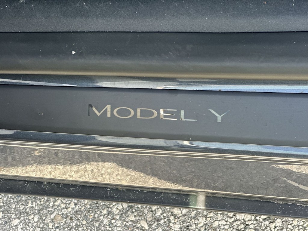 Thumbnail: 2023 Tesla Model Y - 17