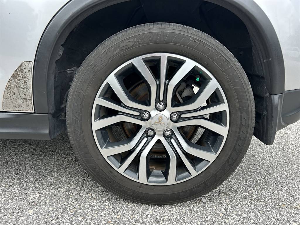 Thumbnail: 2018 Mitsubishi Outlander Sport - 8