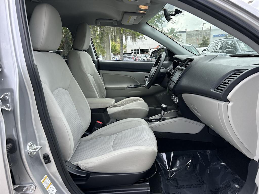 Thumbnail: 2018 Mitsubishi Outlander Sport - 21