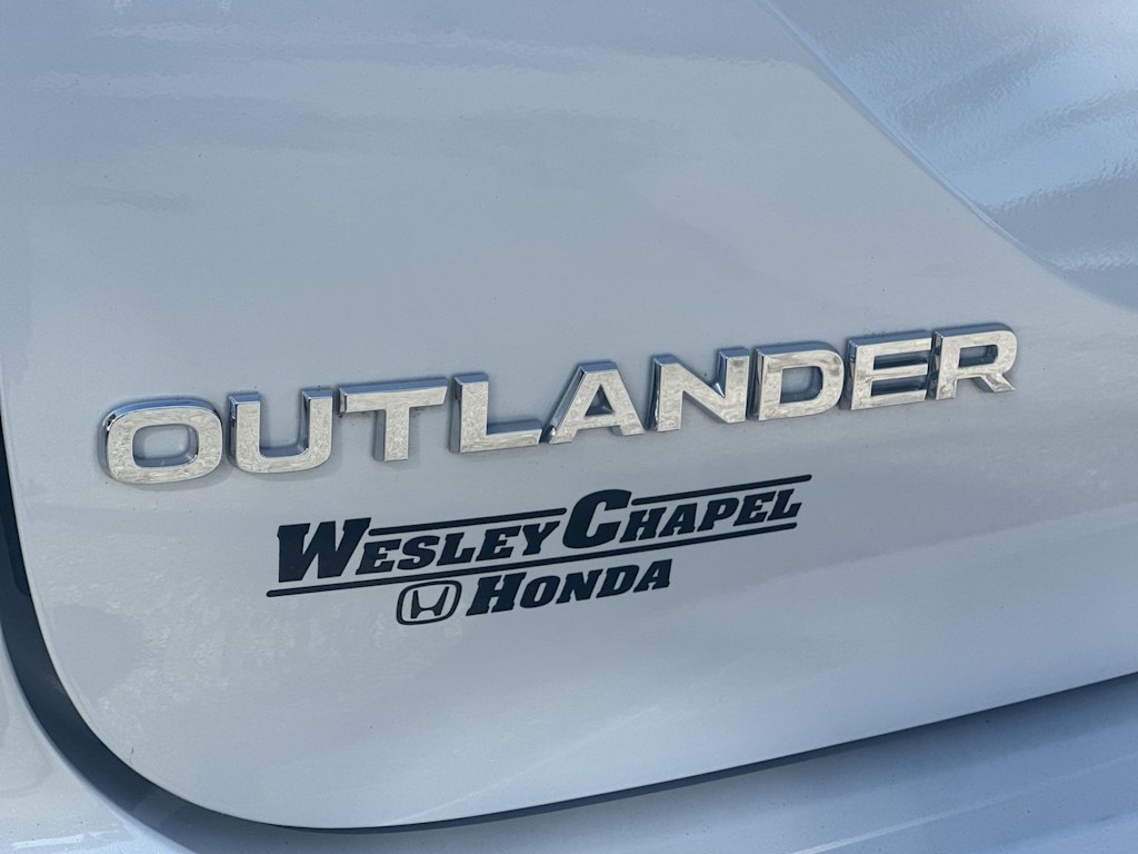 Thumbnail: 2024 Mitsubishi Outlander - 19