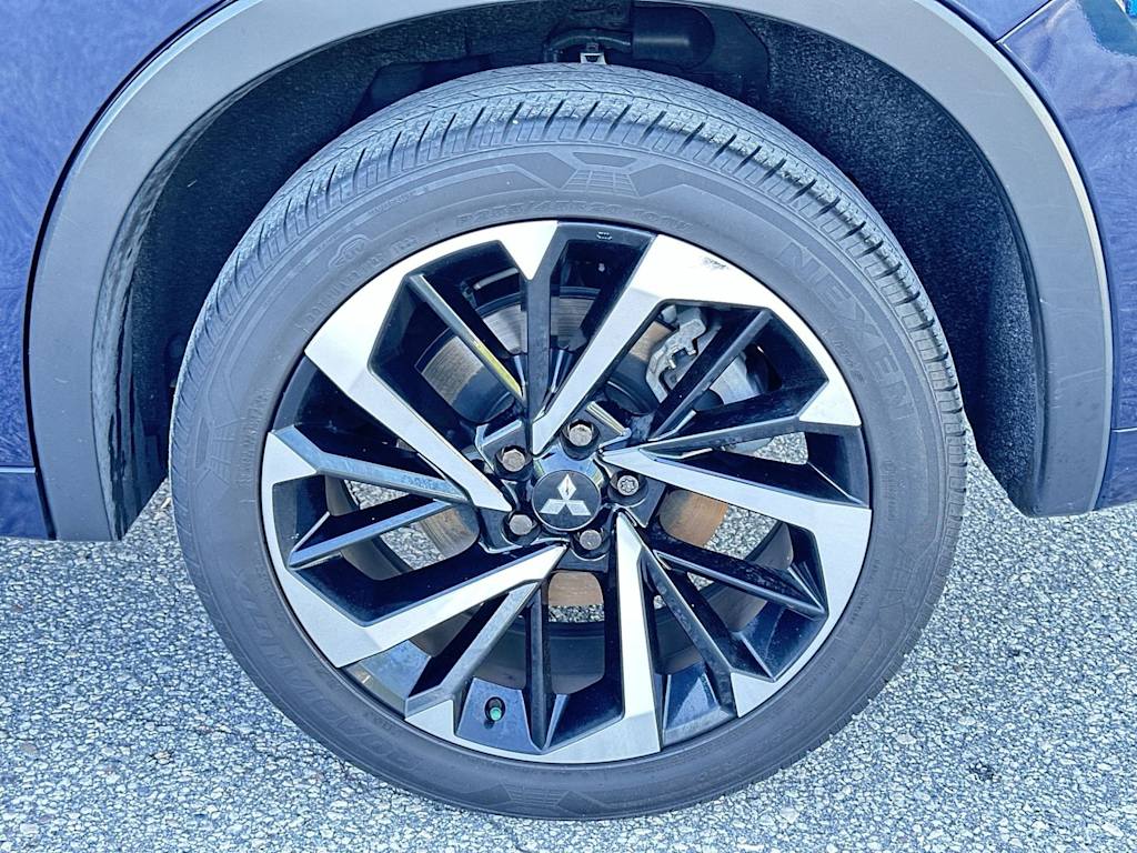 Thumbnail: 2024 Mitsubishi Outlander - 8
