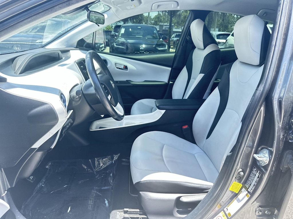 Thumbnail: 2018 Toyota Prius - 10
