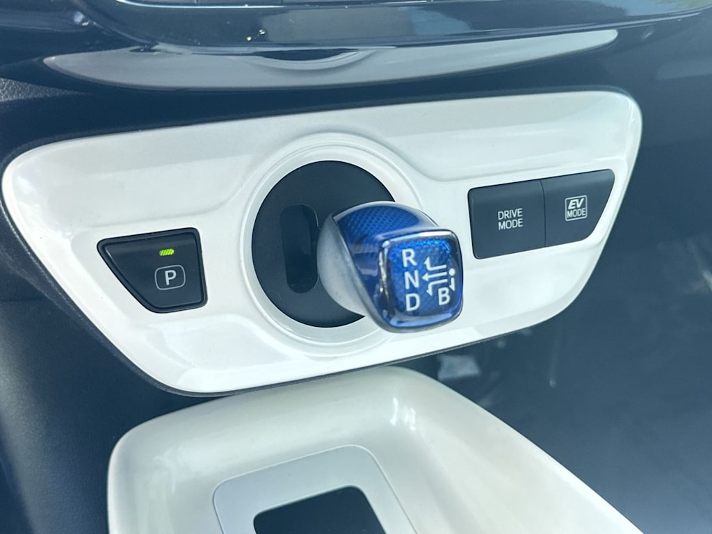 Thumbnail: 2018 Toyota Prius - 25