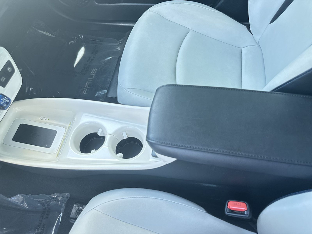 Thumbnail: 2018 Toyota Prius - 24
