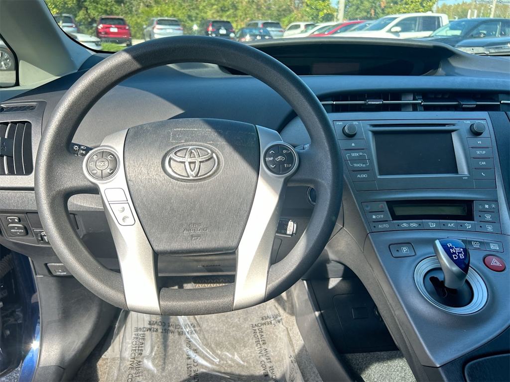 2014 Toyota Prius Two 8