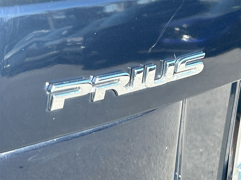 2014 Toyota Prius Two 18