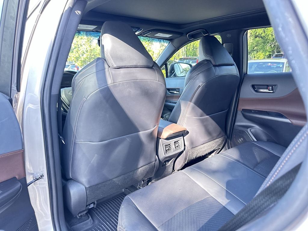 Thumbnail: 2021 Toyota Venza - 12