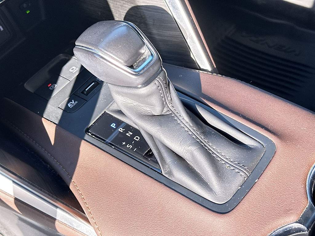 Thumbnail: 2021 Toyota Venza - 14