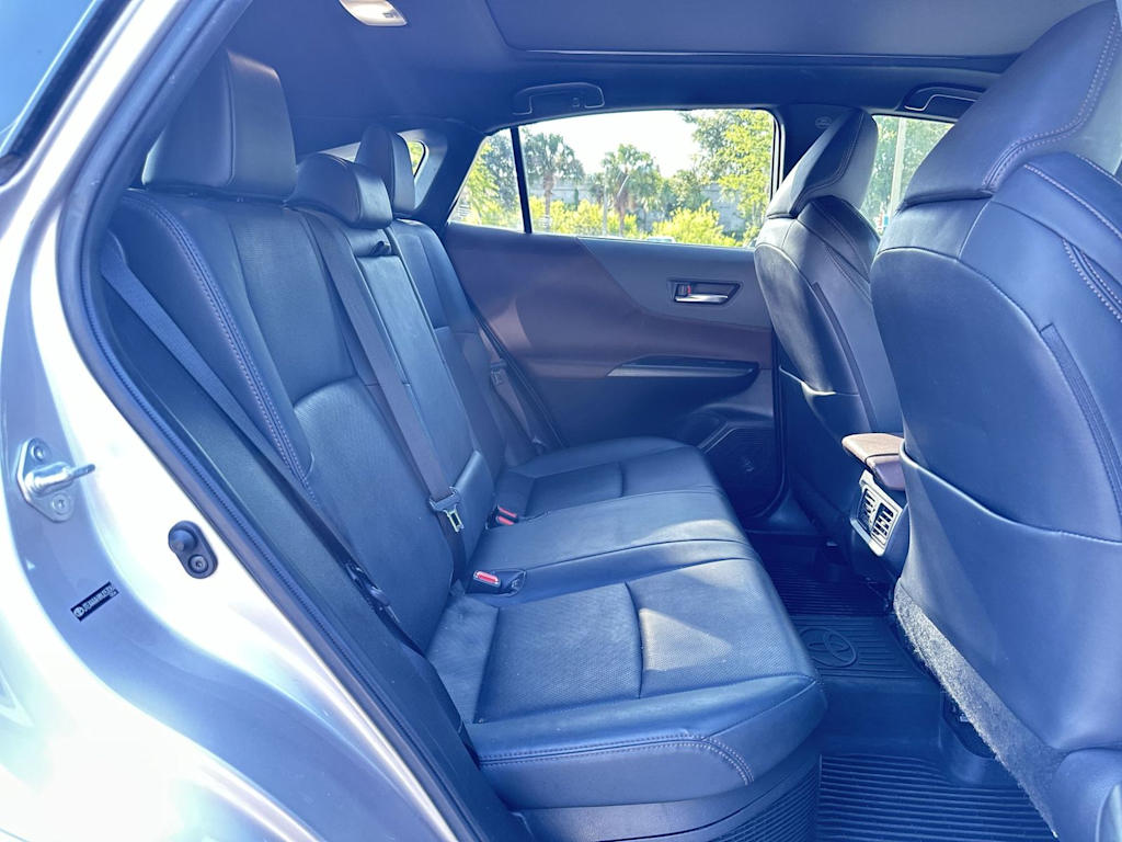 Thumbnail: 2021 Toyota Venza - 24