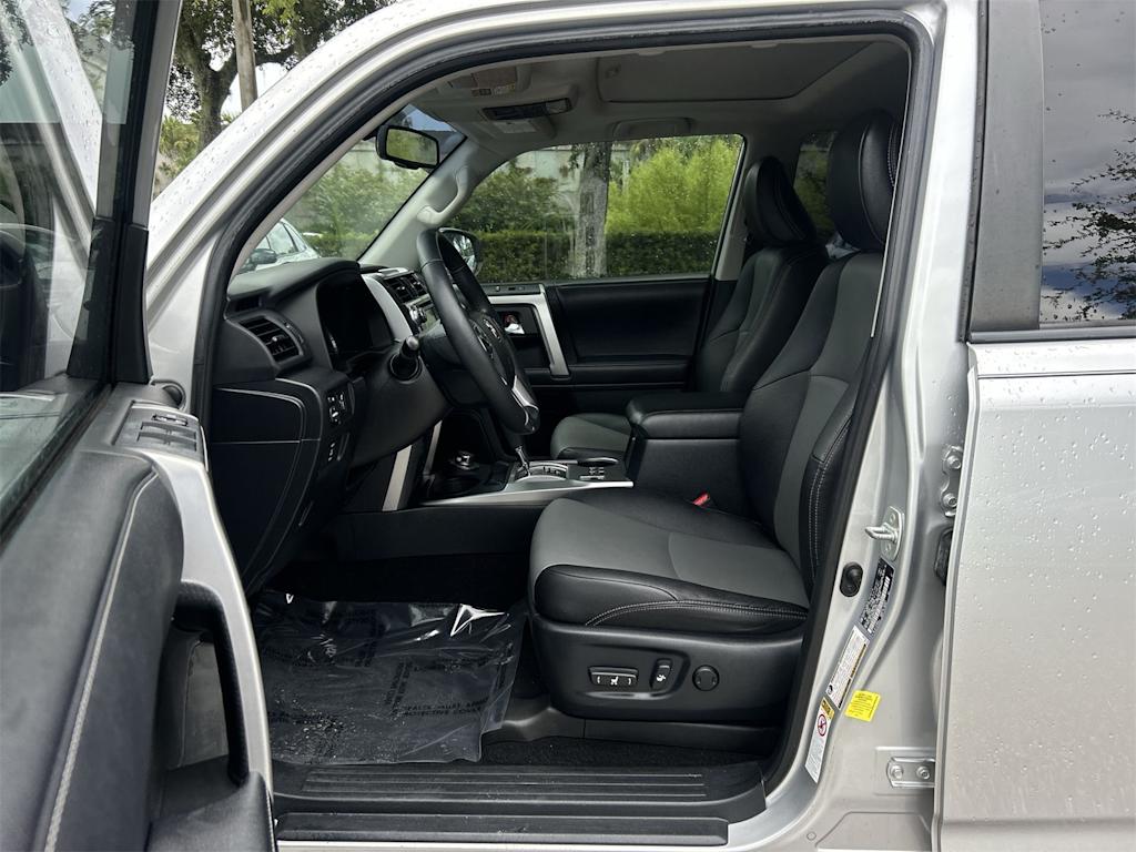 Thumbnail: 2018 Toyota 4Runner - 9