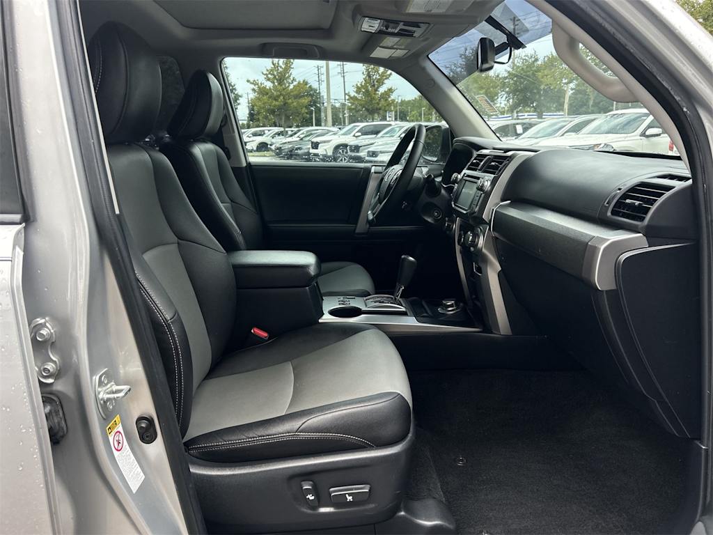 Thumbnail: 2018 Toyota 4Runner - 21