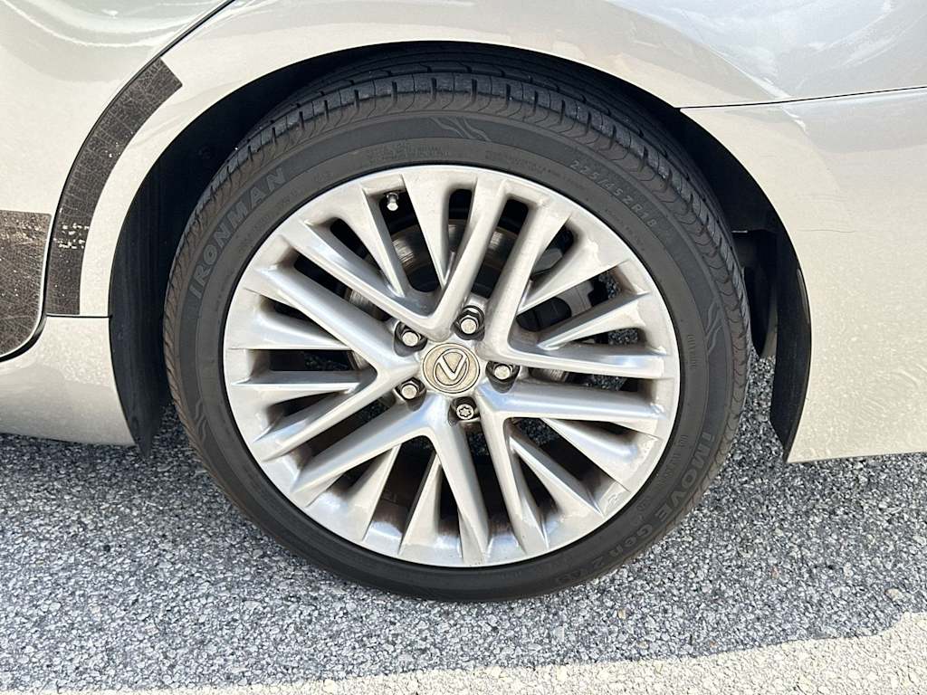 Thumbnail: 2016 Lexus ES - 8