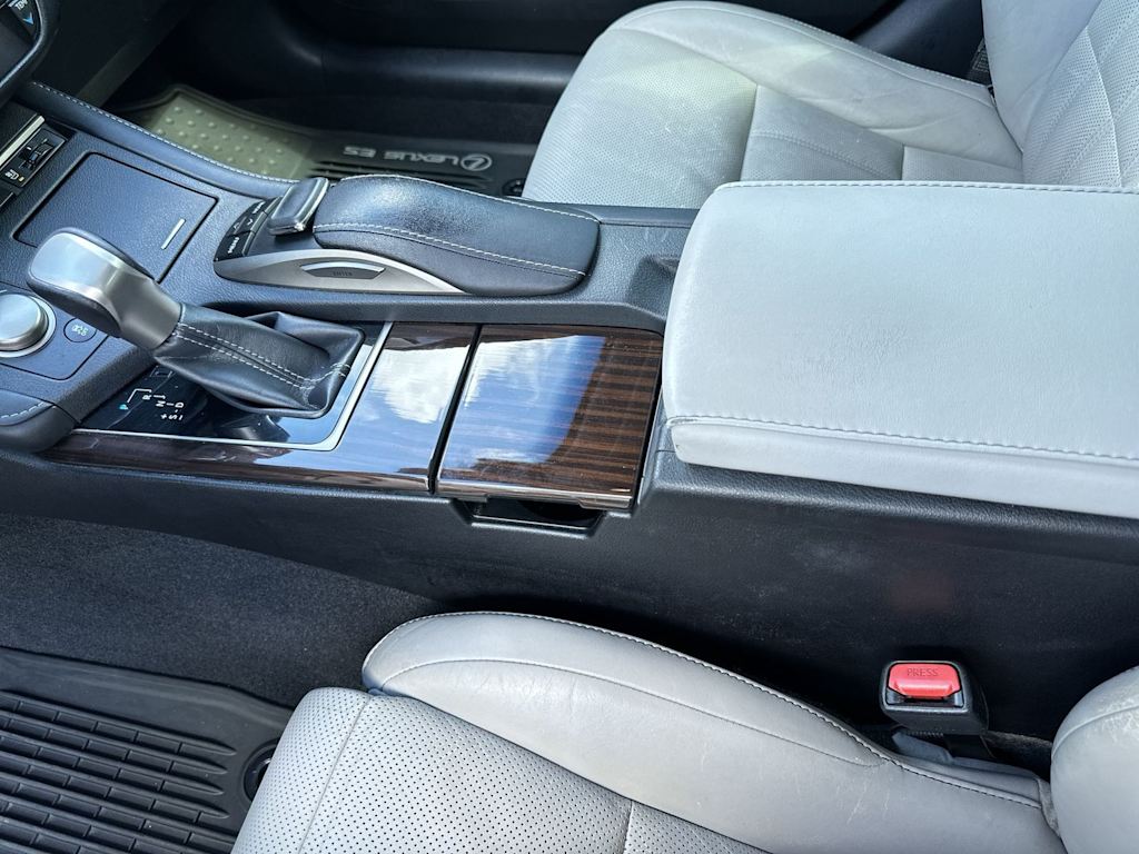 Thumbnail: 2016 Lexus ES - 9
