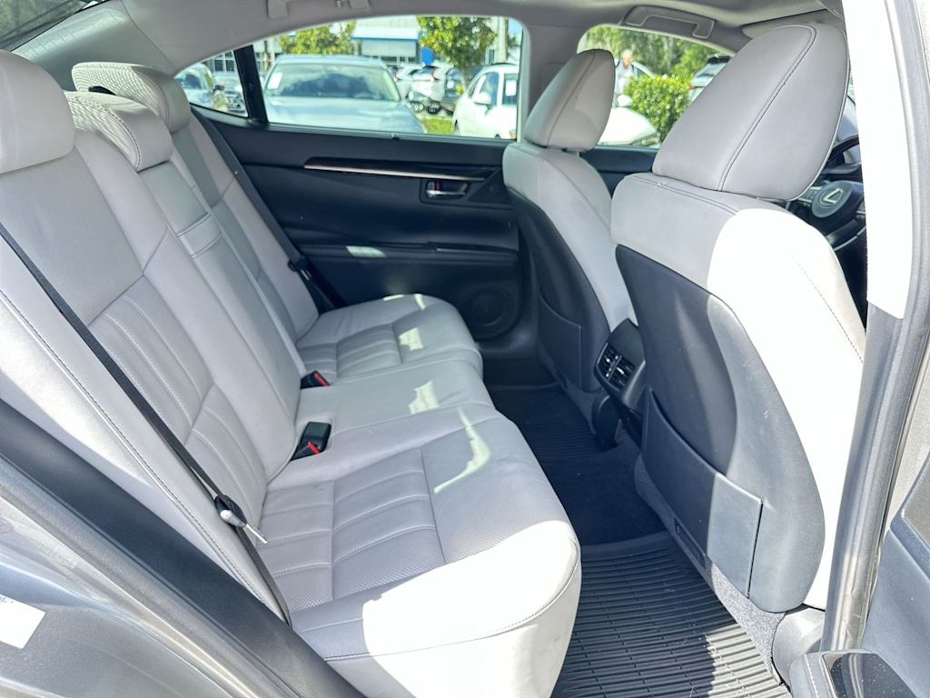 Thumbnail: 2016 Lexus ES - 21
