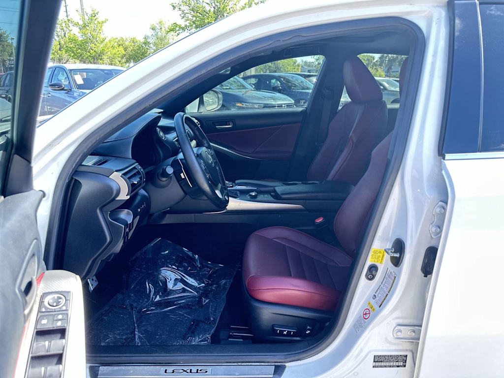 Thumbnail: 2018 Lexus IS - 11