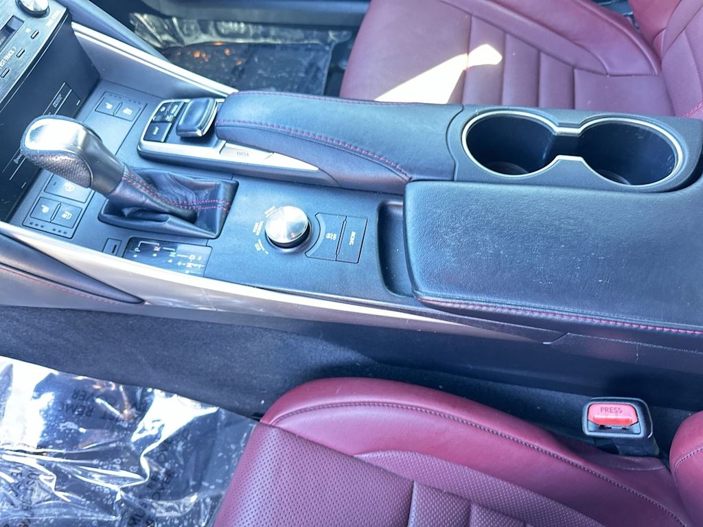 Thumbnail: 2018 Lexus IS - 8