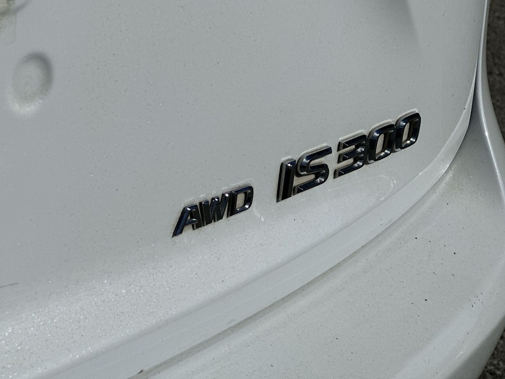 Thumbnail: 2018 Lexus IS - 18