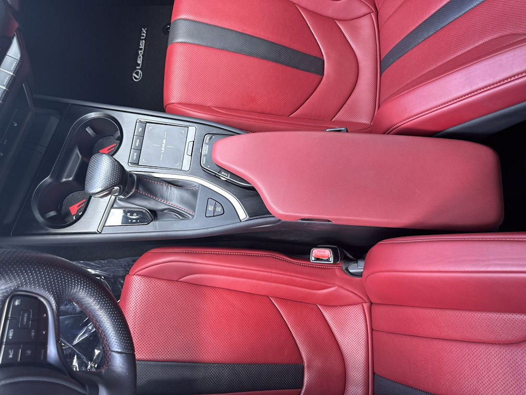Thumbnail: 2019 Lexus UX - 23