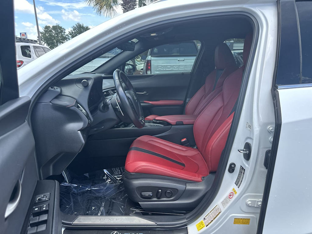 Thumbnail: 2019 Lexus UX - 9