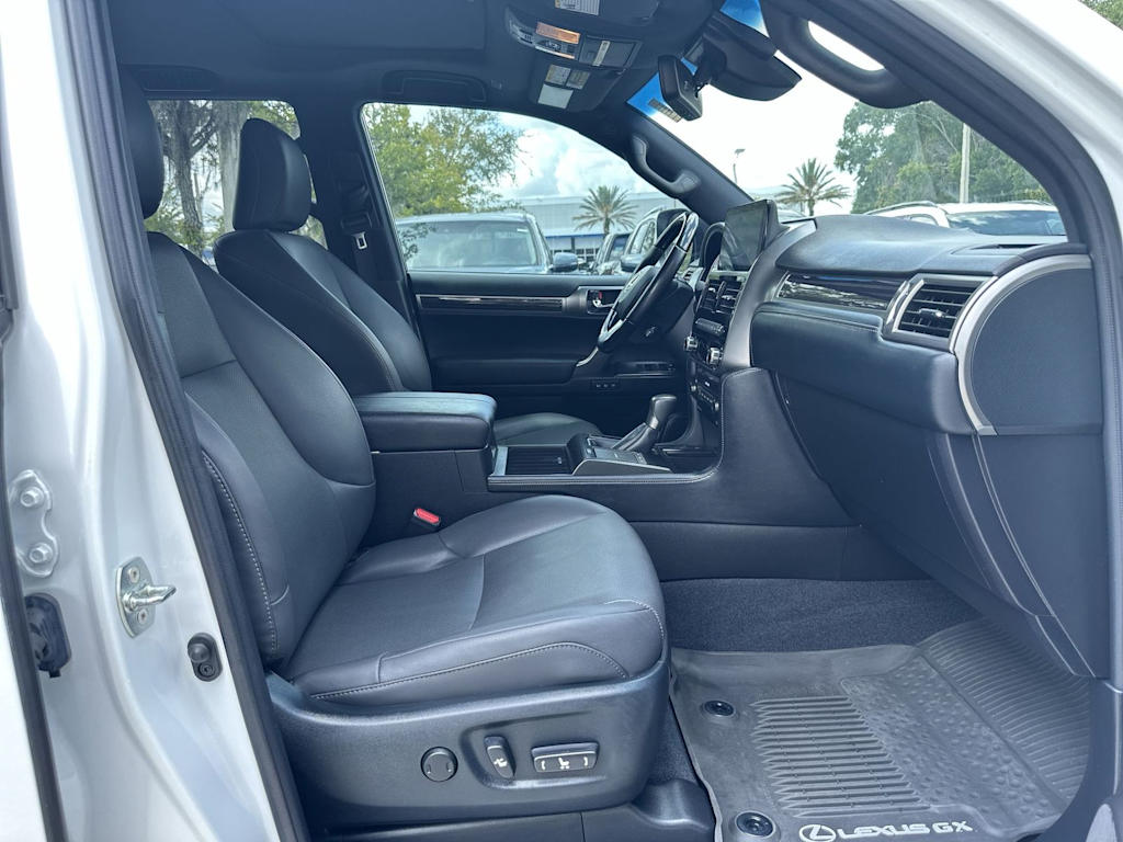 Thumbnail: 2023 Lexus GX - 10