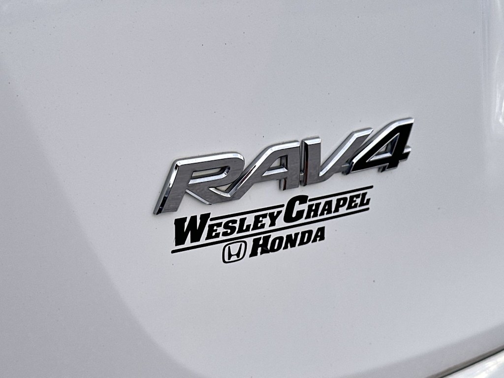 Thumbnail: 2017 Toyota RAV4 - 18